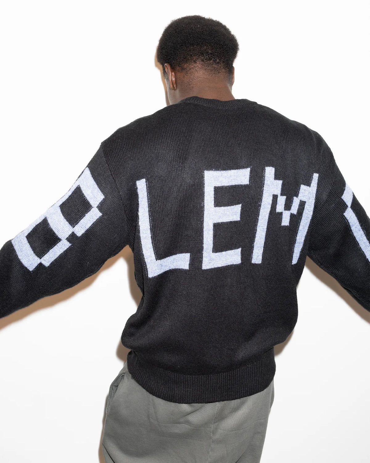 Gradient Knit Jumper / no problemo / black