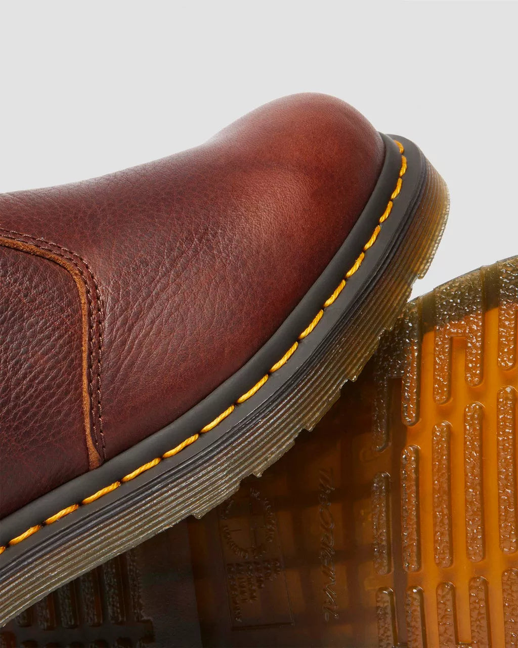 2976 Ambassador Soft Leather Chelsea Boots / DR.MARTENS