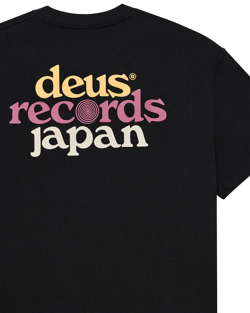 Strata OS Tee / deus ex machina / black