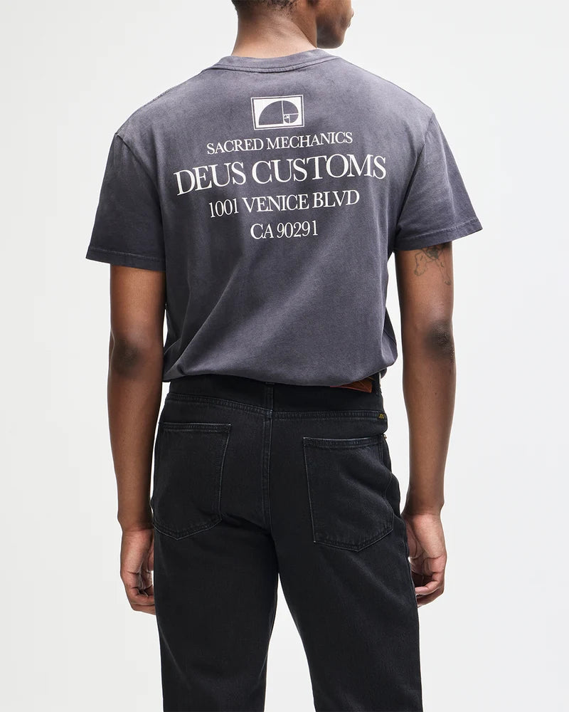 Perfect Ratio Tee / deus ex machina / Black Beauty